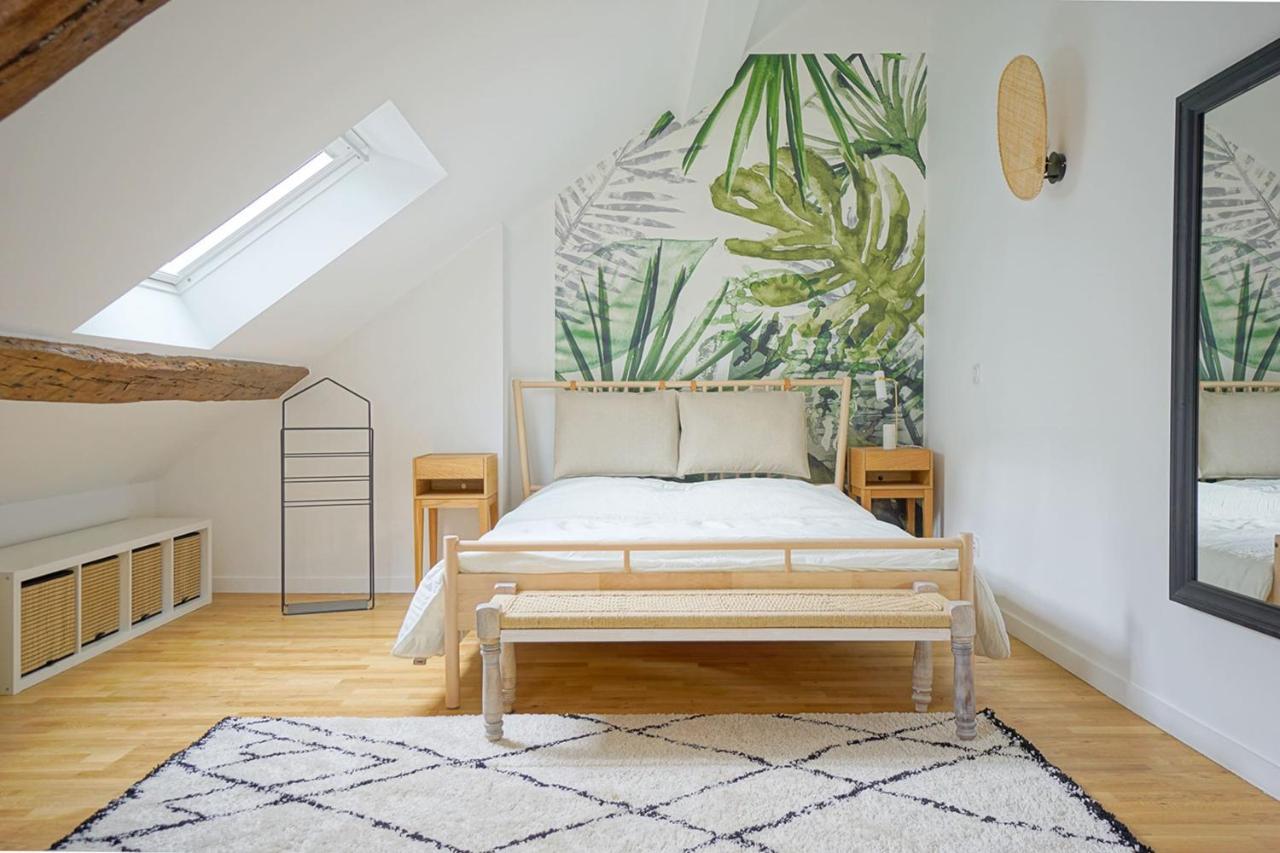 Beautiful Bright Apartment Near The Marais パリ エクステリア 写真